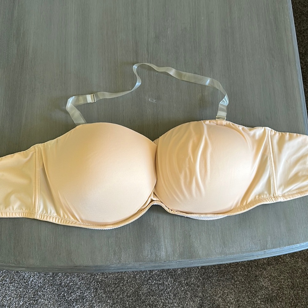 Nude bra with adjustable straps for a variety of wearing!